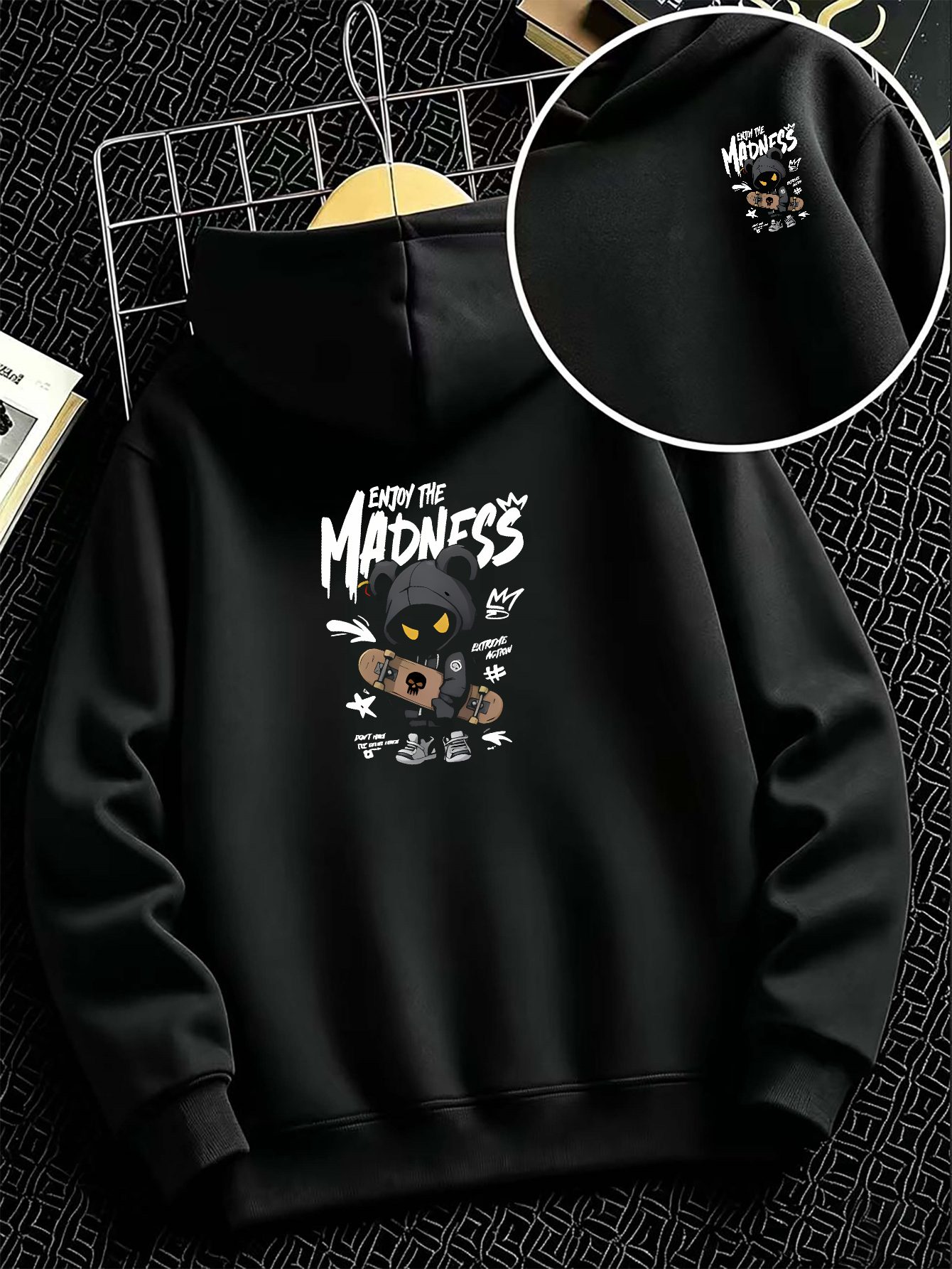 ボーイズファッションフーディー：スケートボードを持った漫画の - Anime Merch Hoodie のレビューと価格